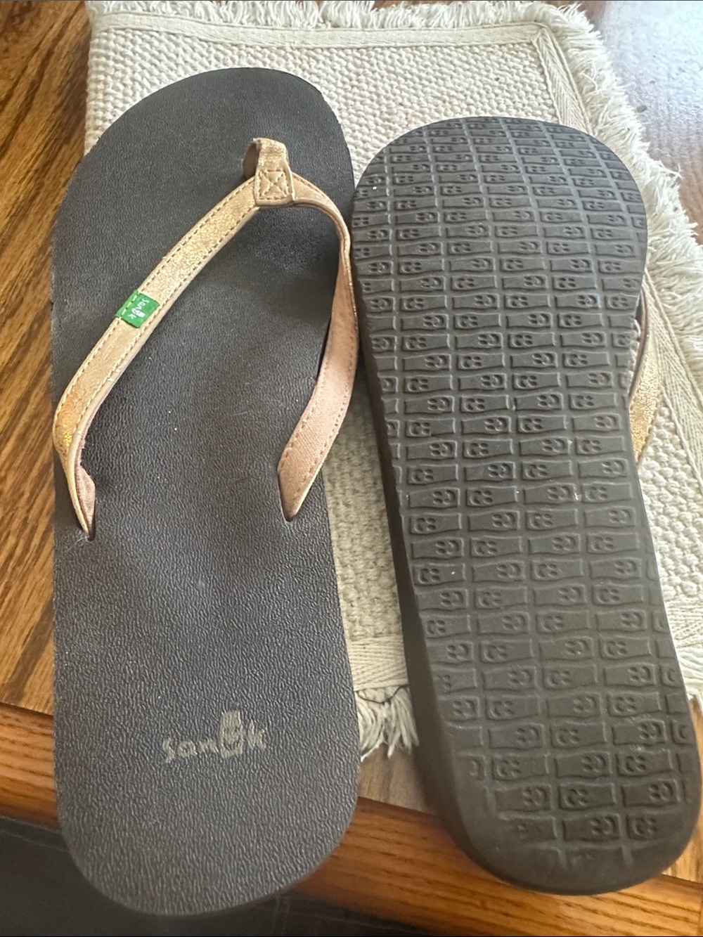 Sanuk Brown Flip Flops with Tan Straps
